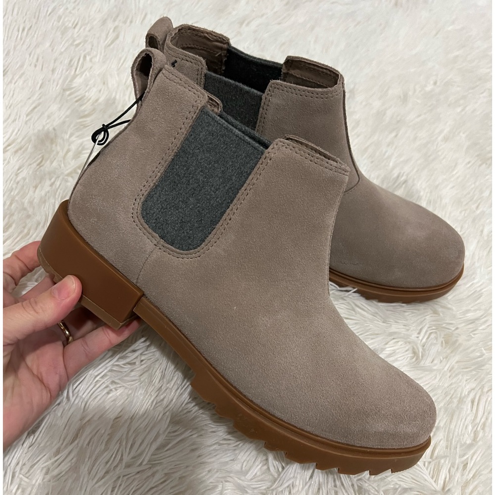Sorel Emelie II Chelsea Boots - NWT - size 8.5 - Picture 1 of 7